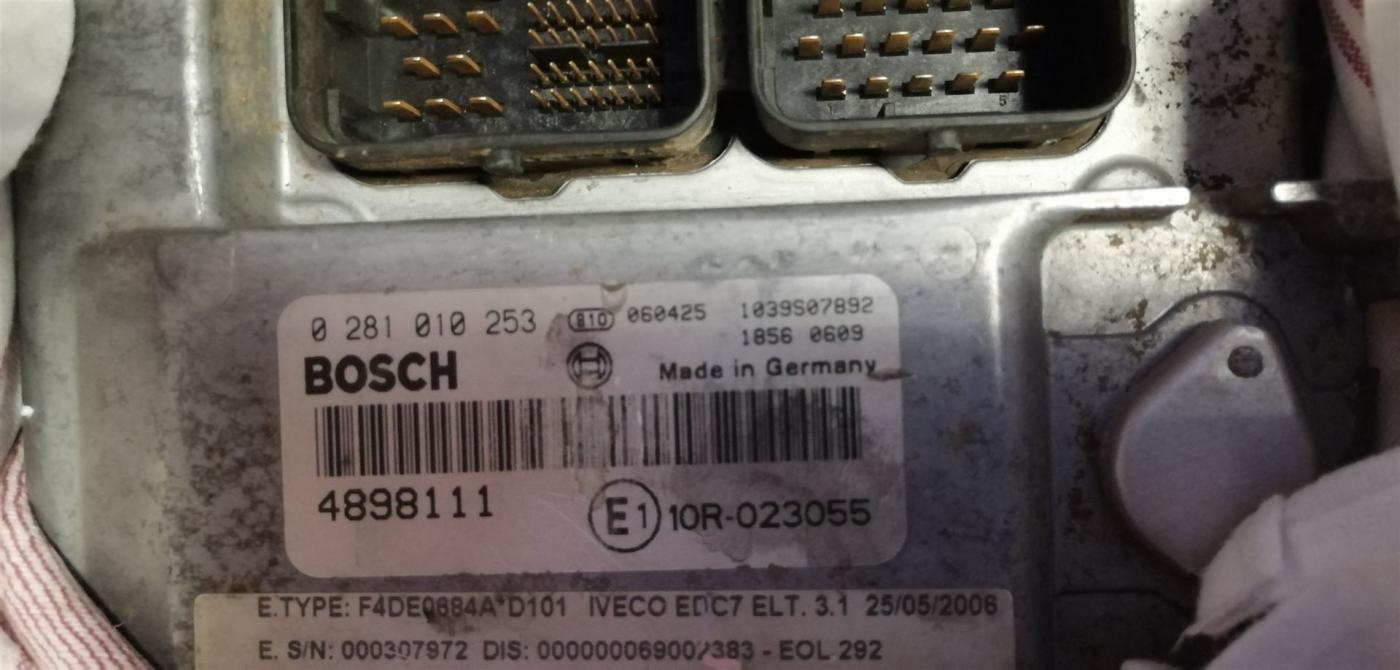 IVECO Motorsteuergerät / ECU Bosch 0281010253, 4898111, Traktor New Holland, Iveco EuroCargo